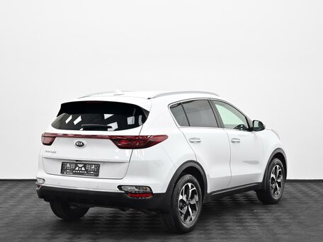 2020 Kia Sportage IV Рестайлинг, белый, 2095000 рублей, вид 2