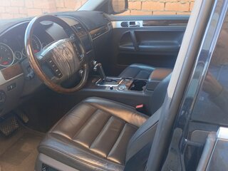 2006 Volkswagen Touareg I, чёрный, 560000 рублей, вид 4