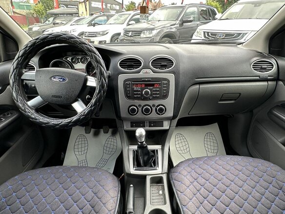 2008 Ford Focus II Рестайлинг, серебристый - вид 12