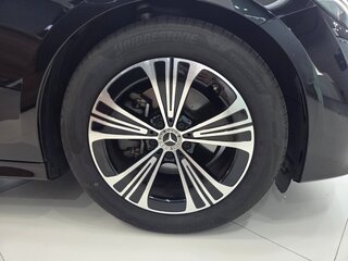 2025 Mercedes-Benz E-Класс 200 VI (W214, S214), чёрный, 6529700 рублей, вид 5