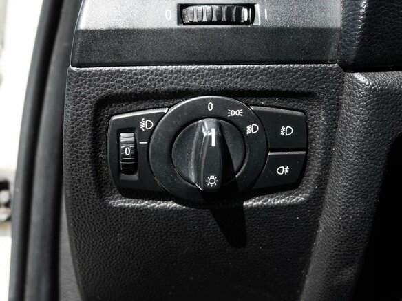 2008 BMW 1 серии 116i I (E81/E82/E87/E88) Рестайлинг, белый, 608000 рублей - вид 12