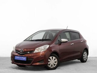 2012 Toyota Vitz III (XP130), красный, 949000 рублей, вид 3