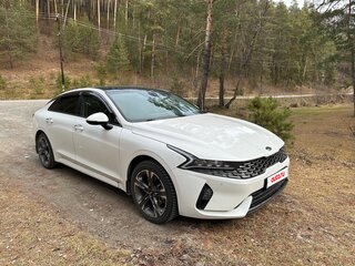 2021 Kia K5 III, белый, 2400000 рублей, вид 2