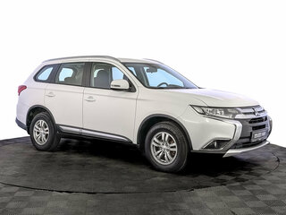 2017 Mitsubishi Outlander III Рестайлинг 2, белый, 1750000 рублей, вид 3
