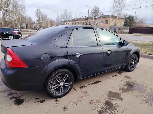 2008 Ford Focus II Рестайлинг, чёрный, 360000 рублей - вид 2