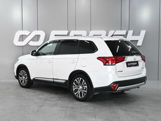 2015 Mitsubishi Outlander III Рестайлинг 2, белый, 1749000 рублей, вид 2