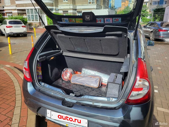 2010 Renault Sandero I, серый, 630000 рублей - вид 8
