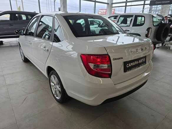2026 Lada (ВАЗ) Granta I Рестайлинг, белый, 987000 рублей - вид 5
