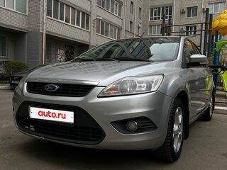2011 Ford Focus II Рестайлинг, серебристый, 470000 рублей, вид 1