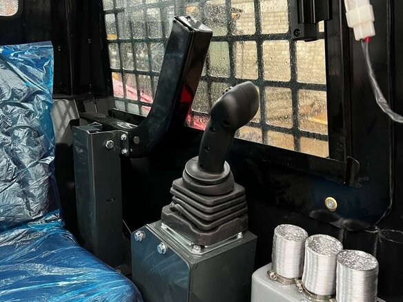 2026 Bobcat 553, белый - вид 12