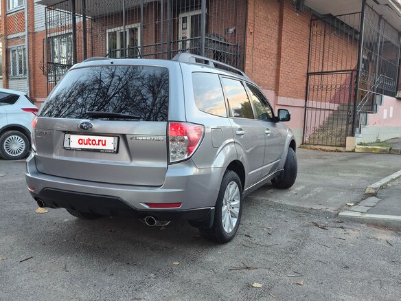 2011 Subaru Forester III Рестайлинг, серебристый, 1450000 рублей - вид 3