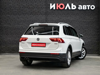 2018 Volkswagen Tiguan II, белый, 2490000 рублей, вид 4
