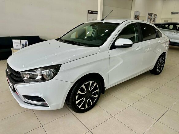 2017 Lada (ВАЗ) Vesta I, белый - вид 1