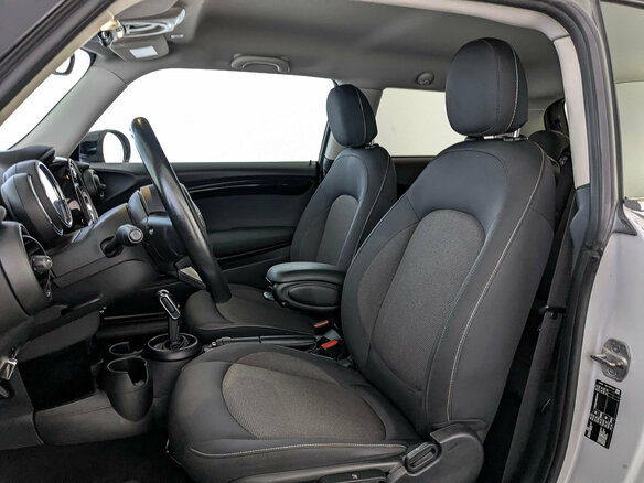 2020 Mini Hatch Cooper III (F55/F56) Рестайлинг, серый - вид 19