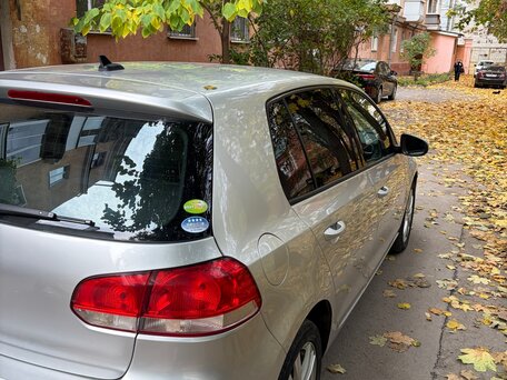 2009 Volkswagen Golf VI, серебристый, 730000 рублей, вид 4