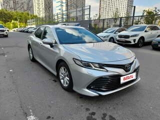 2018 Toyota Camry VIII (XV70), серебристый, 4700000 рублей, вид 1