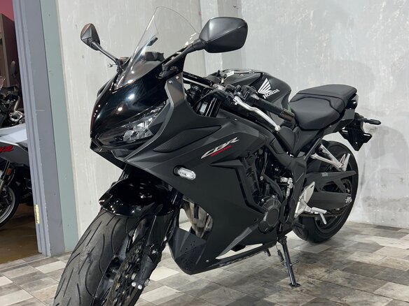 2023 Honda CBR 650R, чёрный, 949000 рублей - вид 4