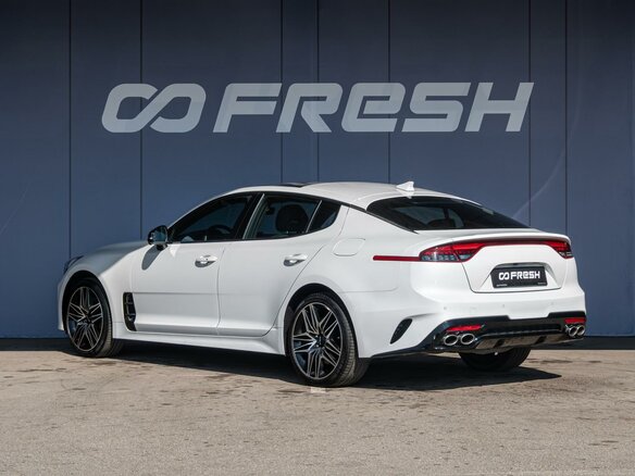 2022 Kia Stinger I Рестайлинг, белый, 3950000 рублей - вид 1