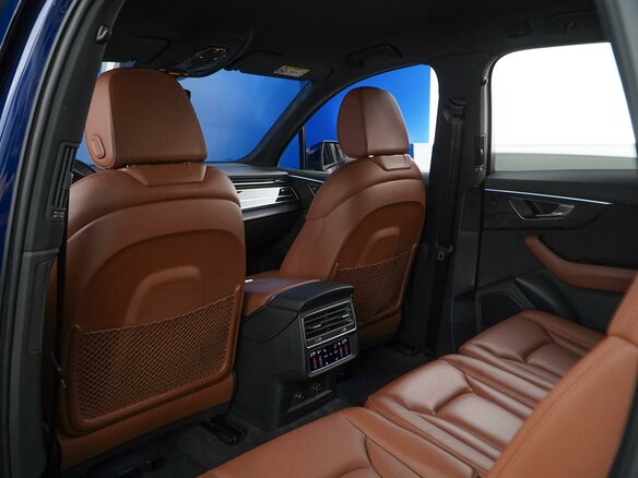 2020 Audi Q7 45 TDI II (4M) Рестайлинг, синий, 7333055 рублей - вид 12