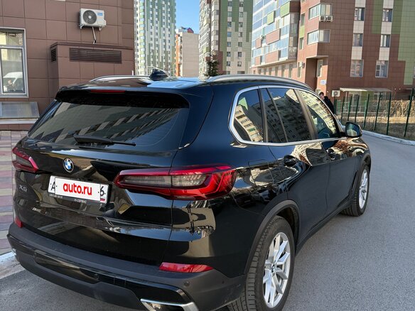 2019 BMW X5 30d IV (G05/G18), чёрный, 6025000 рублей - вид 2