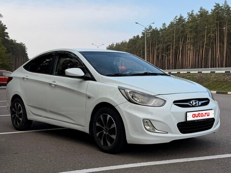 2012 Hyundai Solaris I, белый, 750000 рублей, вид 2