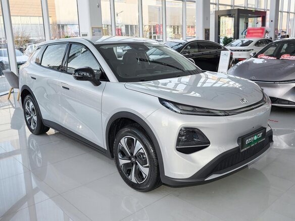 2026 Changan Qiyuan Q05 51.9 kWh II, серебристый, 2328000 рублей - вид 7