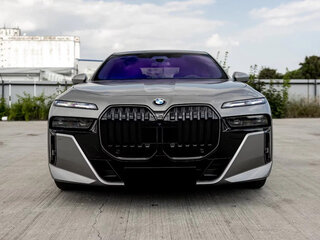 2025 BMW 7 серии 740d xDrive VII (G70), серый, 13280000 рублей, вид 2