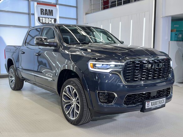 2026 Ram 1500 Crew Cab V Рестайлинг, синий, 10363129 рублей - вид 2