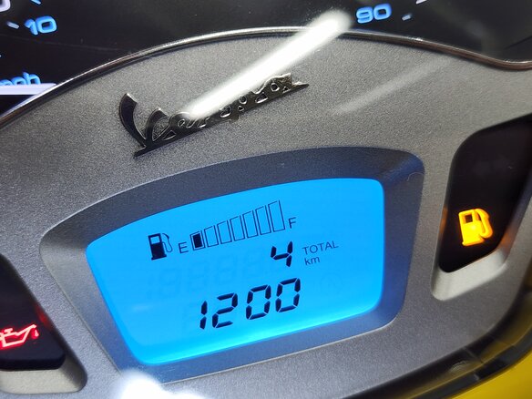 2023 Vespa Primavera, жёлтый, 419000 рублей - вид 8