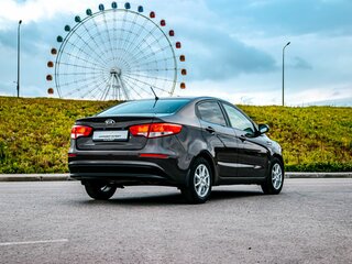 2016 Kia Rio III Рестайлинг, коричневый, 950000 рублей, вид 2