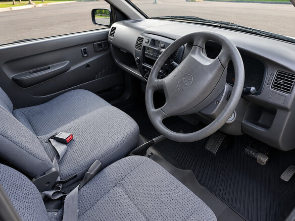 2003 Toyota LiteAce, синий, 1300000 рублей - вид 3