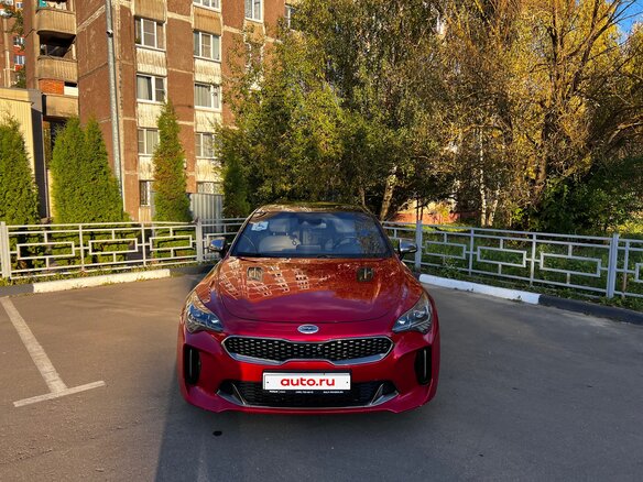 2019 Kia Stinger I, красный, 2670000 рублей - вид 1