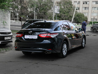 2020 Toyota Camry VIII (XV70), чёрный, 2400000 рублей, вид 4