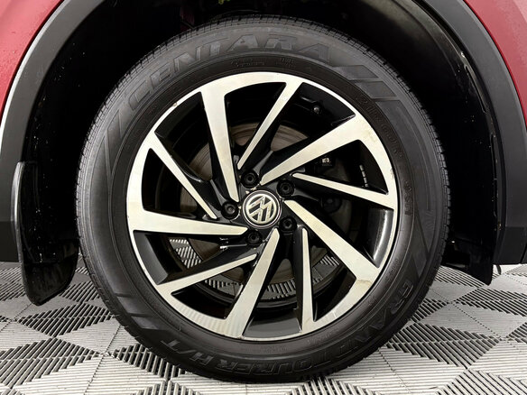 2019 Volkswagen Tiguan II, красный, 1850000 рублей - вид 18