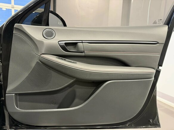 2024 Hyundai Sonata N-Line VIII (DN8) Рестайлинг, чёрный, 3640000 рублей - вид 11