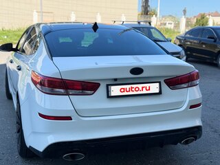 2019 Kia Optima IV Рестайлинг, белый, 1350000 рублей, вид 2