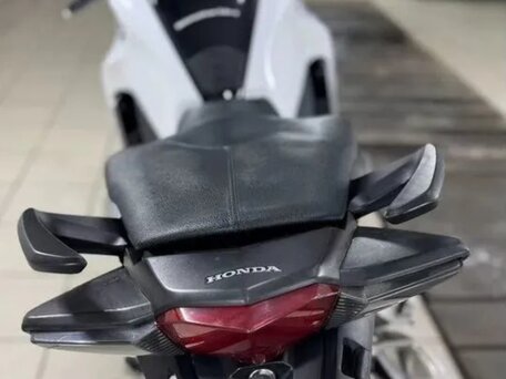 2010 Honda VFR 1200, белый, 730000 рублей, вид 5