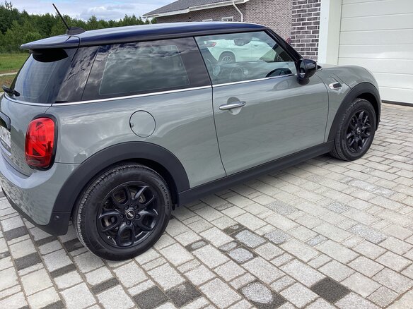 2021 Mini Hatch Cooper III (F55/F56) Рестайлинг 2, серый, 2310000 рублей - вид 6