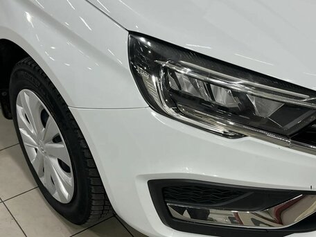 2024 Lada (ВАЗ) Vesta I Рестайлинг (NG), белый, 1100000 рублей, вид 5