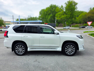 2018 Toyota Land Cruiser Prado 150 Series Рестайлинг 2, белый, 3950000 рублей, вид 4
