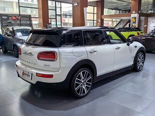 2023 Mini Clubman Cooper II Рестайлинг, белый, 2100000 рублей, вид 3