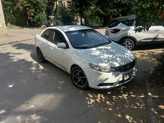2009 Kia Cerato 5-speed II, белый, 460000 рублей, вид 1