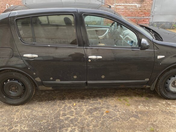 2011 Renault Sandero I, чёрный, 270000 рублей - вид 7