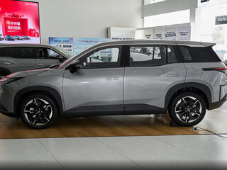 2026 Toyota bZ3X 58.3 kWh, серый, 2640000 рублей, вид 4