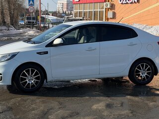 2016 Kia Rio III Рестайлинг, белый, 790000 рублей, вид 5