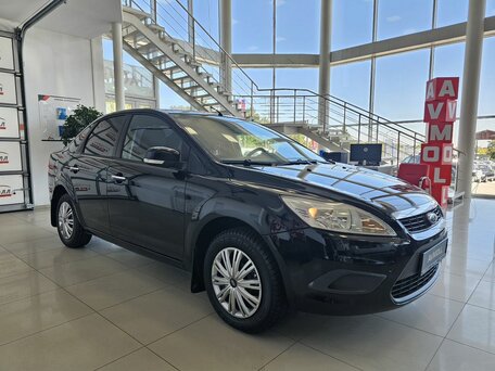 2010 Ford Focus II Рестайлинг, чёрный, 865000 рублей, вид 4