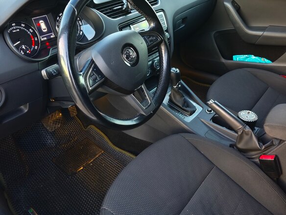 2017 Skoda Octavia Scout III (A7), белый, 1840000 рублей - вид 6