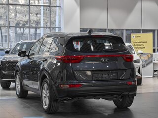 2017 Kia Sportage IV, серый, 1799000 рублей, вид 4