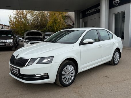2020 Skoda Octavia III (A7) Рестайлинг, белый, 1870000 рублей, вид 2