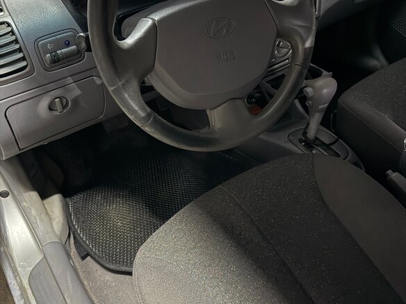 2004 Hyundai Accent ТагАЗ II, серебристый, 330000 рублей - вид 5